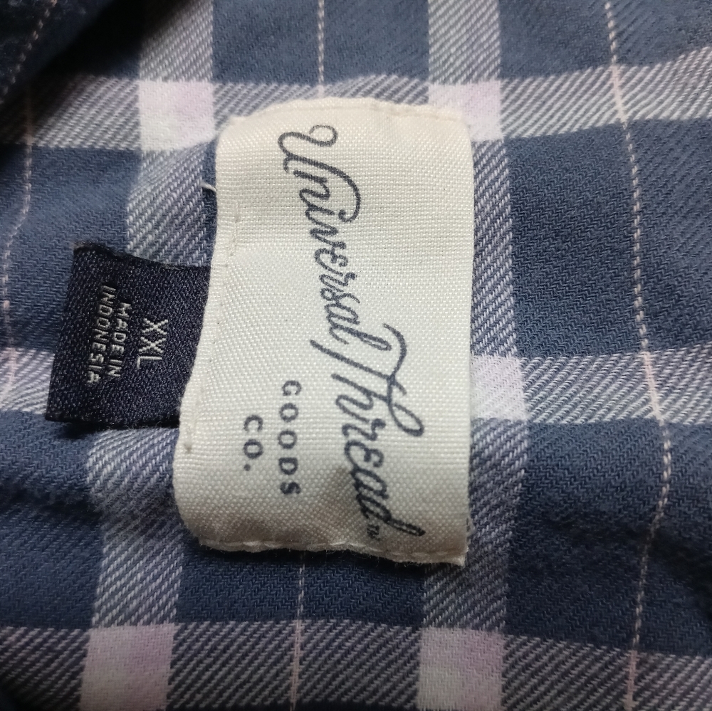 Universal Thread Shirt - Picture 5 of 5